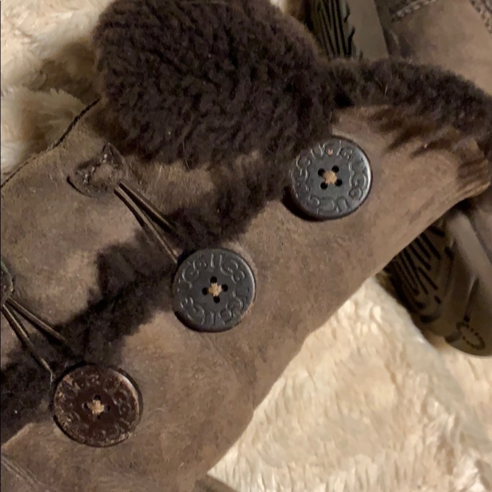 Brown Bailey Button Uggs Sz. 6 Euc - image 6